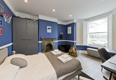 Others 4 Stylish Family Home by Twickenham Stadium by Underthedoormat