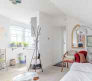 Others 5 Top Floor 1BD Flat With Balcony - Ladbroke Grove