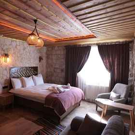 Primary image1Stone Owl Hotel，Merkez飯店