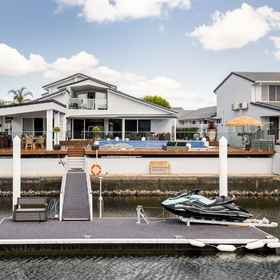 Primary image 1 Modern Waterfront Retreat Private Pool Dock, Lower Beechmont Hotels