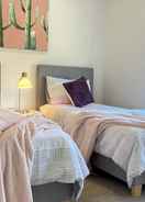 Room Relax 5 BRM Rental house near Melton