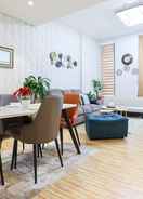 Bilik Elite LUX Holiday Homes - Ultra Stylish 2BR Thriving Community in Production City Dubai