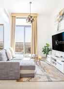 Bilik Elite LUX Holiday Homes - Modern 1BR Resort Amenities in Production City