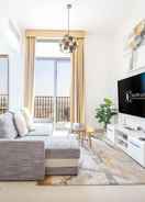 Bilik Elite LUX Holiday Homes - Modern 1BR Resort Amenities in Production City