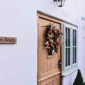 Primary image 1 Yr Hen Beudy, Barn Conversion, Sleeps 4, Dogs Ok, Apartemen Quarter Bach