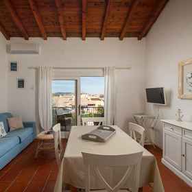 Room 1 Casa Petralana by Wonderful Italy, Trinità d'Agultu e Vignola Apartments