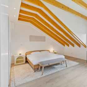 Room 1 Stylish 2BR Getaway in Bivange Roeser, Sanem Apartments