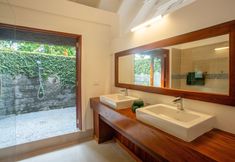 Others 4 Waya Island Resort - Adults Only