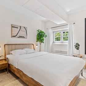Room 1 Clausen Charm Contemporary Retreat ID210, Weiler-la-Tour Hotels
