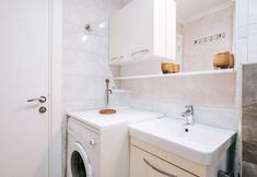 Others 2 Lovely Flat w Balcony 10 min to Moda Coast