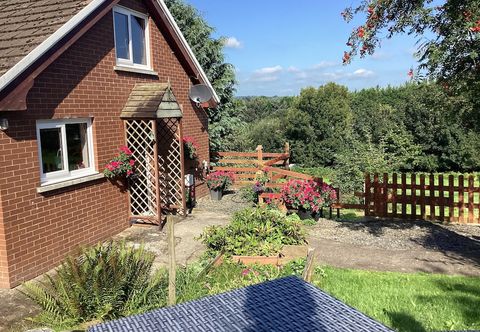 기타 Lovely 2-bed Cottage in Pencarreg