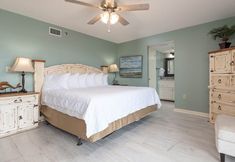 Others 2 Phoenix Iv 4031 3 Bedroom Condo by Redawning