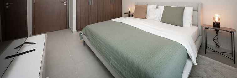 Lainnya Luxury 1BR at Vida Residences