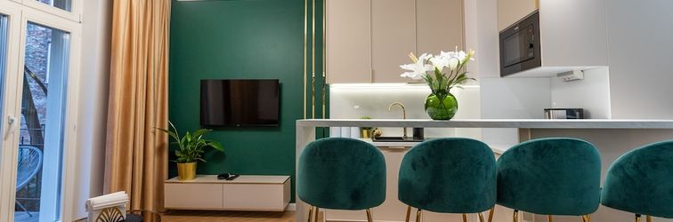 Others City Lights Mostowa