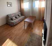 Lainnya 5 1br Bright Two Floor Apartment