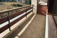 Lainnya 1br Bright Two Floor Apartment