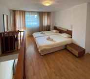 Lainnya 6 1br Bright Two Floor Apartment