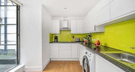 Lain-lain 2 2BR with Patio in the Heart of Holborn