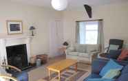 Khác 5 Lovely 7-bed Apartment in Llandysul