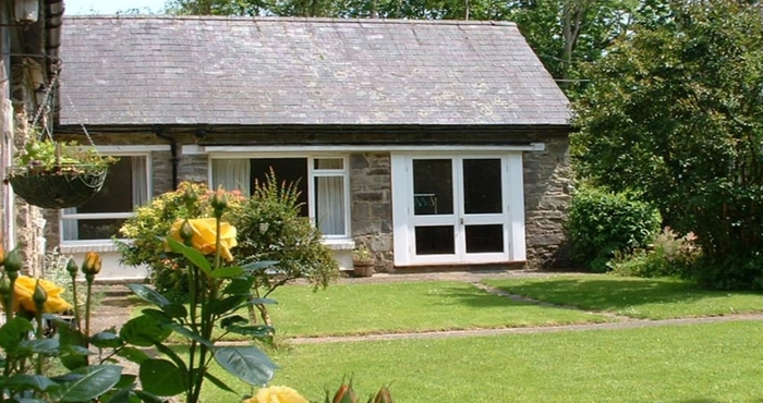 Lain-lain Charming 3-bed Cottage in Llandysul