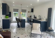 Others 3 Magilligan - Cottage - Sleeps 6 - Parking - Garden