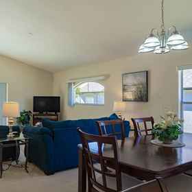 Primary image 1 610 West Stonebridge, Hotel Calabay Palms Villa