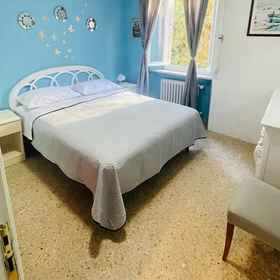 Room 1 Domi B&B, Bolognola Hotels