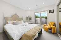 Others Provincial 3BR townhouse Chadstone MEL