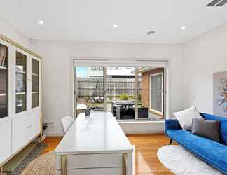 Others 2 Provincial 3BR townhouse Chadstone MEL