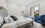 Lainnya 5 Provincial 3BR townhouse Chadstone MEL