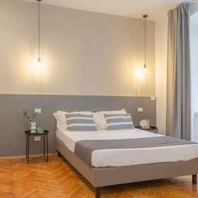 Room 1 Ghiberti Apartments - City Centre, Duino-Aurisina Hotels