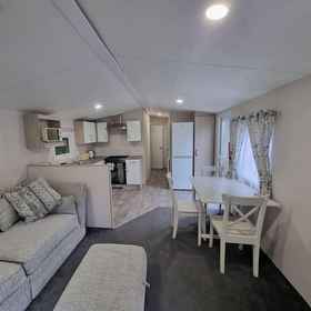 Primary image1Charming 2-bed Static in Saint Columb,Deviock別墅