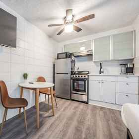 Room 1 425 4th Ave N, Pinellas County Hotels