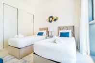 Others LUX  The Luxury Sunspot Beach Suite