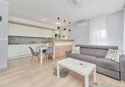 Others Family Apartment With AC by Renters