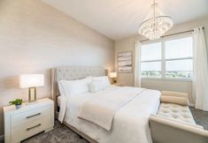 其他 7 Chic Spacious Condo for the Best Vacations