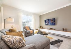 Lainnya 2 Modern Villa-themed Bedrooms Private Pool Prime Location