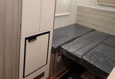 อื่นๆ 3 Lebanon Caravans (BJNCO RVS)