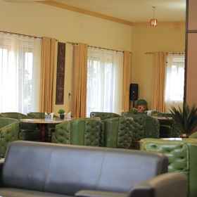 Lobby sitting area1Soser View Hotel Apartments,Busiiro飯店