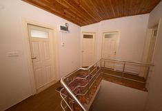 Lainnya 7 TANAYDIN EVLERI