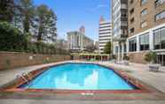 Lain-lain 7 Downtown 2BR King Bed FREE Parking 1413