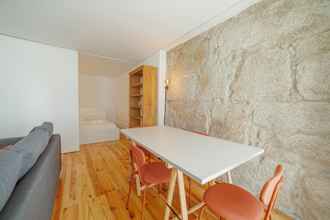 Others 4 Downtown Almada Studio by Homing