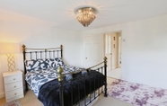 Lain-lain 6 Stunning 4 Bed Semi-detached Home With Ample Space