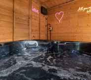 Others 5 Perfect Couple Retreat To Unwindrelax With Hottub
