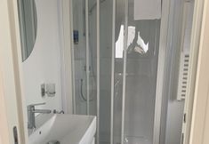 其他 6 Functional Mini Luxury Lodges Near Camerino