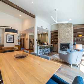 Primary image 1 Marshmallow 3 Bedroom Home, Hotel Les Schwab Amphitheater