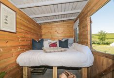 อื่นๆ 3 The Snug