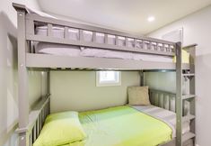 Others 2 Des Plaines Vacation Rental w/ Spacious Backyard!