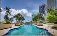 Lainnya 2 Miami Vacation Rental w/ Balcony, Pool & Hot Tub!