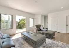 Others 3 Modern Atlanta Home w/ Balcony: 2 Mi to Downtown!